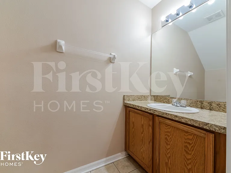 15825 Fishhawk Falls Dr — Photo 14