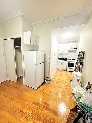4th image of 11 E 32nd St APT 6C