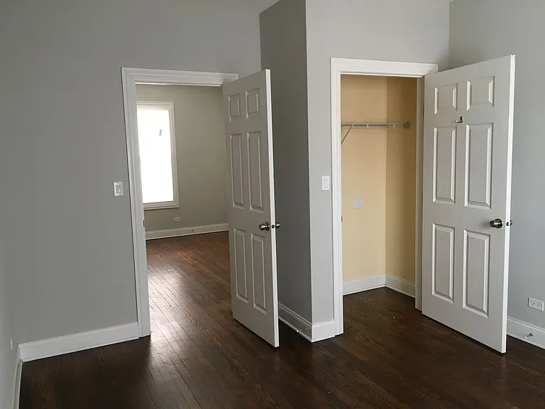 4004-4006 N Hamlin Ave #2N — Photo 9
