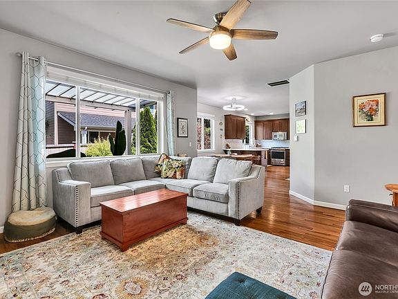 4th image of 3823 Wildspitz Street SE
