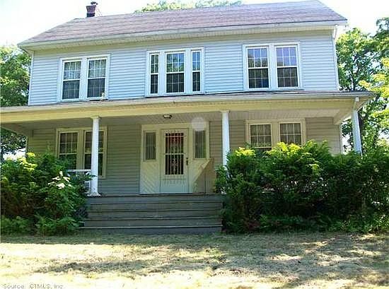 2nd image of 2952 Main St