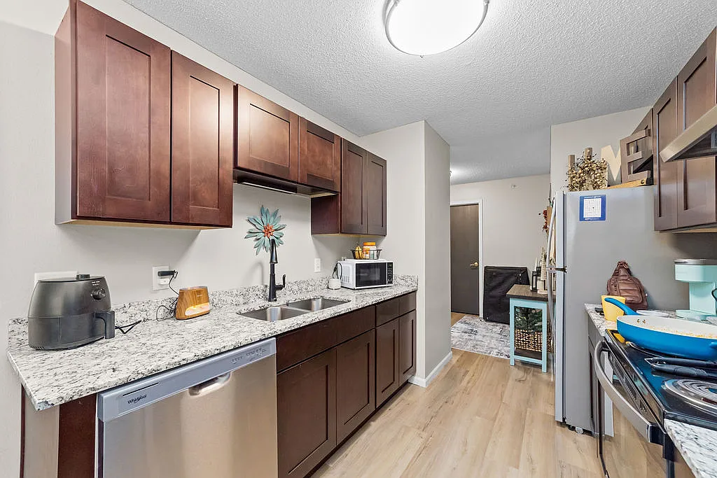 Westview Apartments — Photo 4