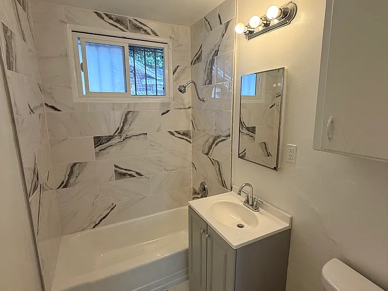 927 W Gage Ave #1 — Photo 15