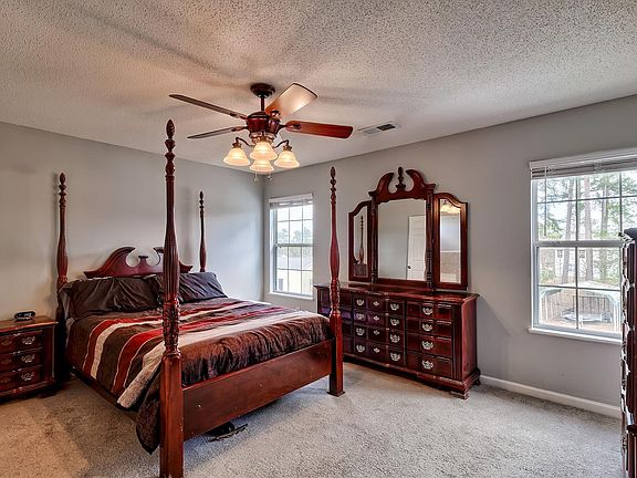 3rd image of 133 Dutch Ct