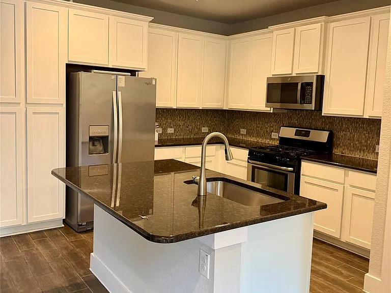 7403 Pantherpaw St — Photo 1