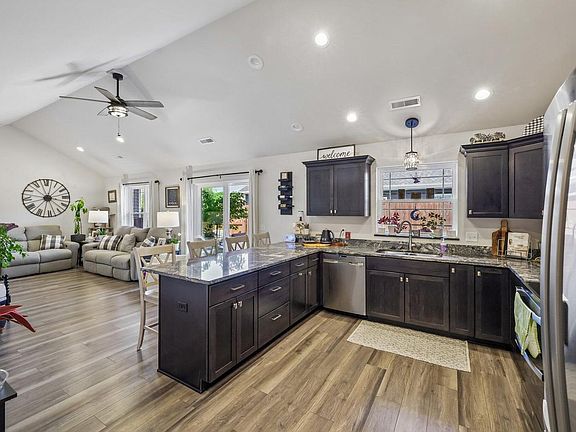 4th image of 1720 Montclair PLACE