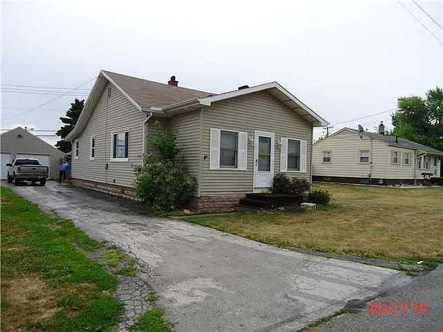 919 Hanson St photo 1