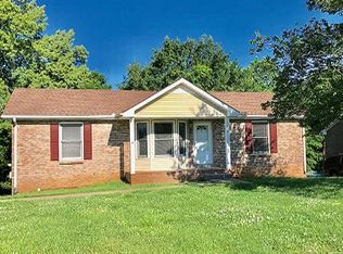 1418 Janet Way Dr, Clarksville, TN