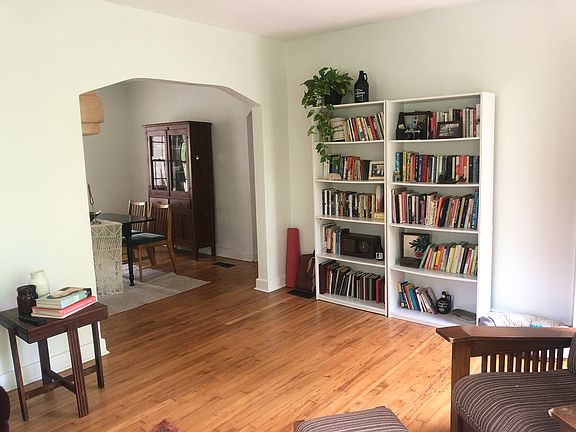 3rd image of 168 Lynda Cir