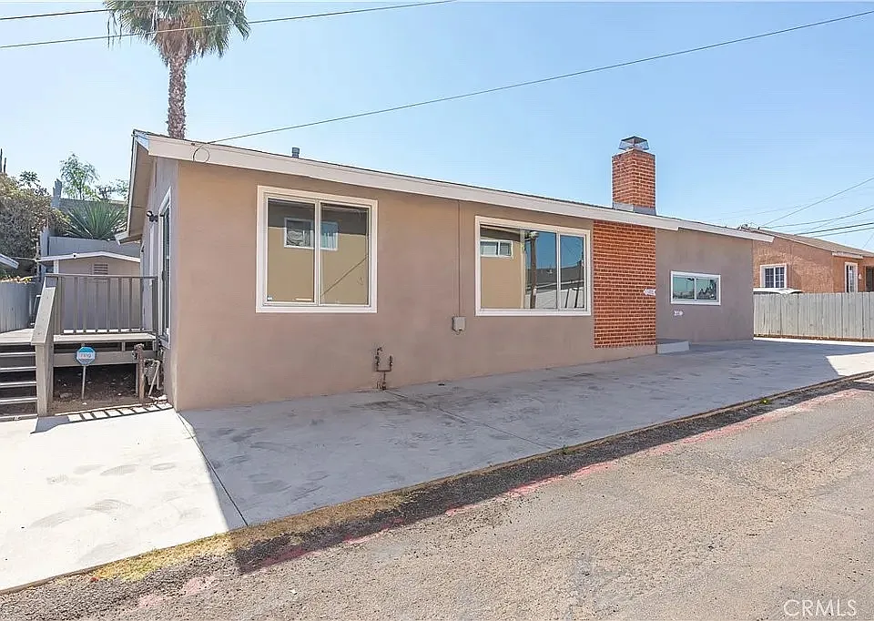 Palm Ave
