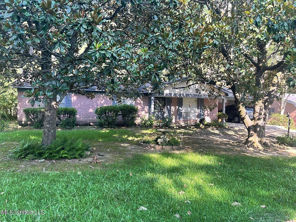 1st image of 3132 Ponderosa Dr