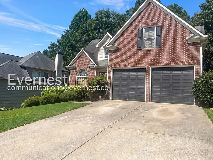 4 bed, 4.0 bath, 2949 sqft, $2,595 — Photo 3