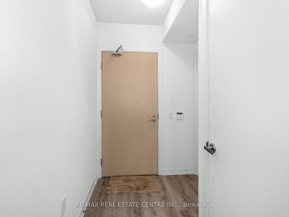 5th image of 138 Downes St #3110