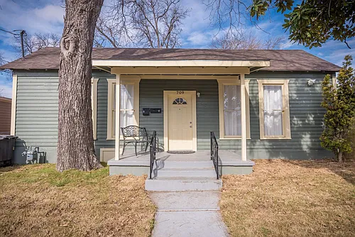 709 Marshall St #A Photo 1 709 Marshall St #A Photo 1