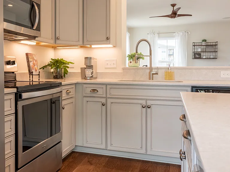 335 John Adams Dr — Photo 10