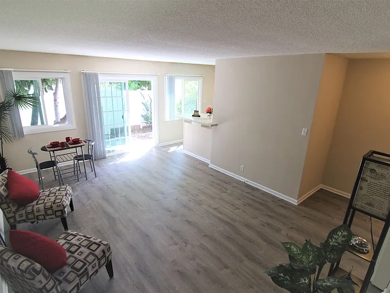 Patio Gardens Apartments — Photo 10