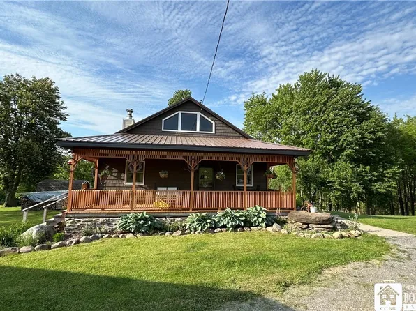 1994 Shaw Rd, Forestville, NY 14062