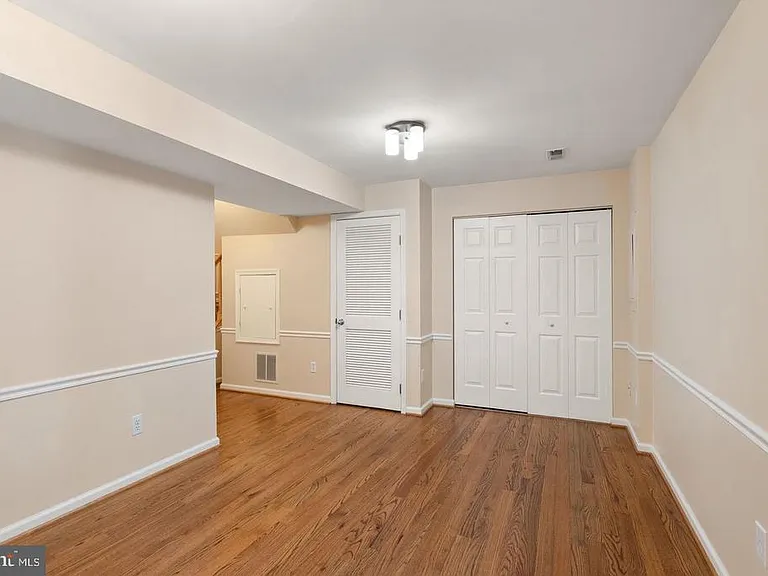 917 Rolfe Pl — Photo 48