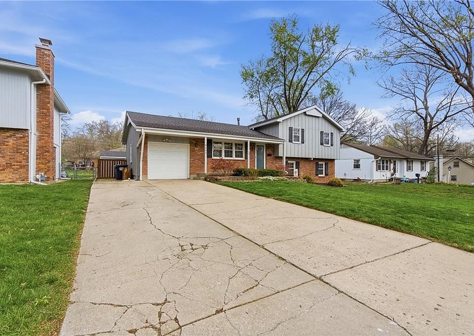 9404 Knox Dr, Overland Park, KS 66212 | Zillow