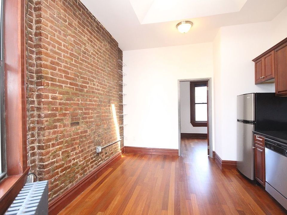 1st image of 117 Mulberry St APT 22