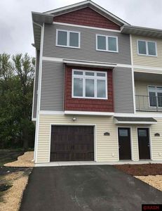 2220 Rolling Green Trl, North Mankato, MN, 56003