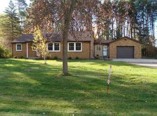 2952 E Bombay Rd, Midland, MI 48642