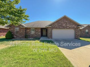 664 N Galileo Dr, Nixa, MO 65714