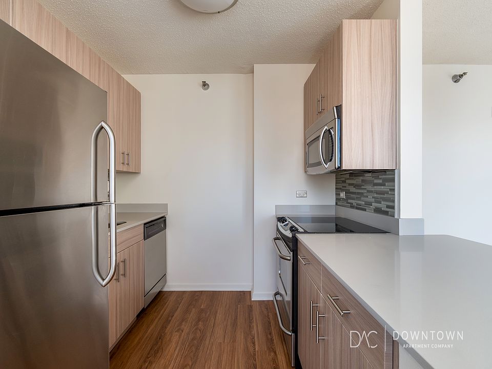 1st image of 550 N Kingsbury St #1903