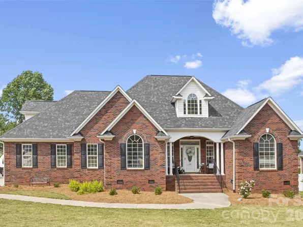 220 Landry Dr, Kings Mountain, NC 28086