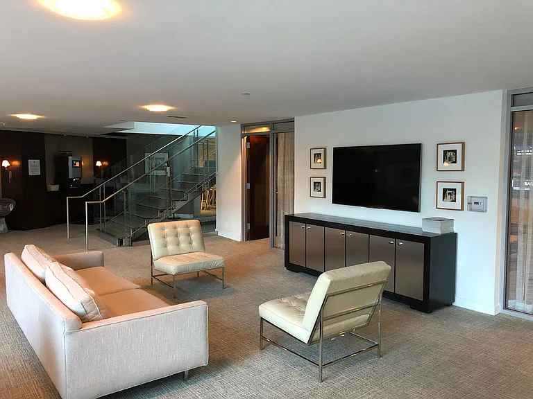 Marina Pointe Dr — Photo 9