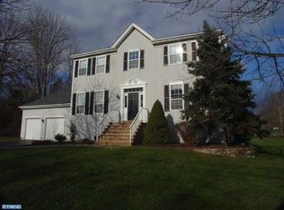 41 Brandon Rd W, Pennington, NJ 08534