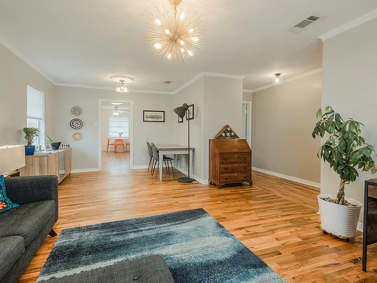 8925 Stanwood Dr — Photo 6