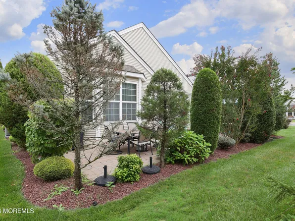 1 Essex Drive, Jackson, NJ 08527