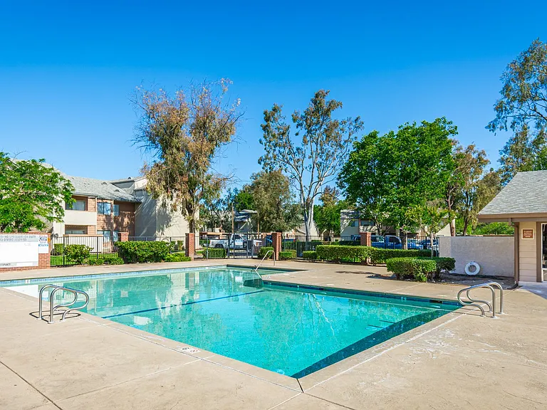 Carmel Pointe — Photo 15
