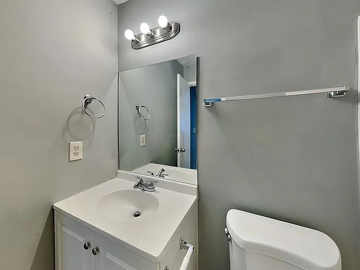 2093 Drake Ct — Photo 15