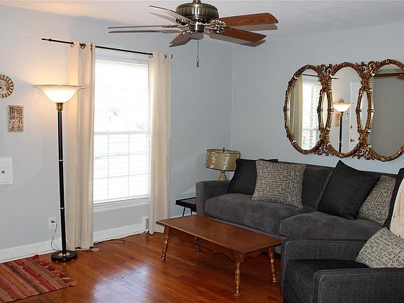 3rd image of 8022 Troost Ave