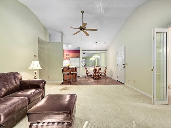 4th image of 2910 Shakespeare Ln