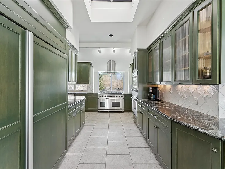 11 Watersedge Ct — Photo 12