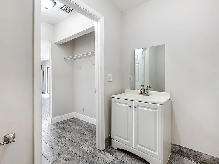 1755 N Congress Ave — Photo 16