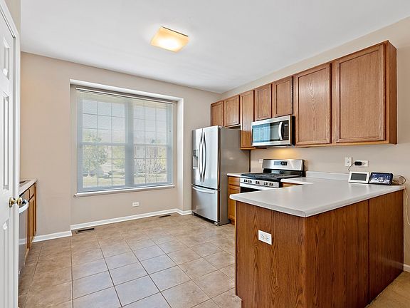 3rd image of 257 Comstock Dr #257