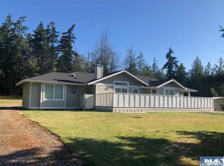 423 Rhododendron Dr, Sequim, WA 98382