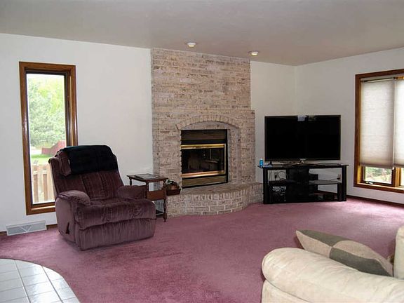 3rd image of 857 Alpine Dr
