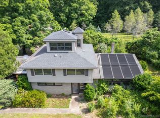 95 North St, North Branford, CT 06471
