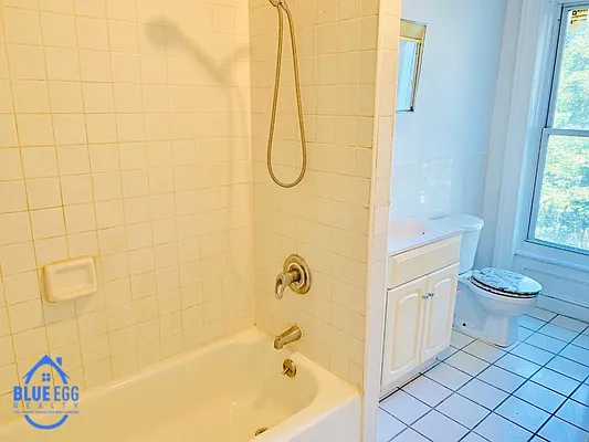 Rented by Blue Egg Realty Corp | media 33