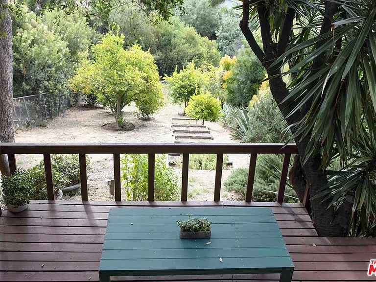 1112 Montecito Dr — Photo 18