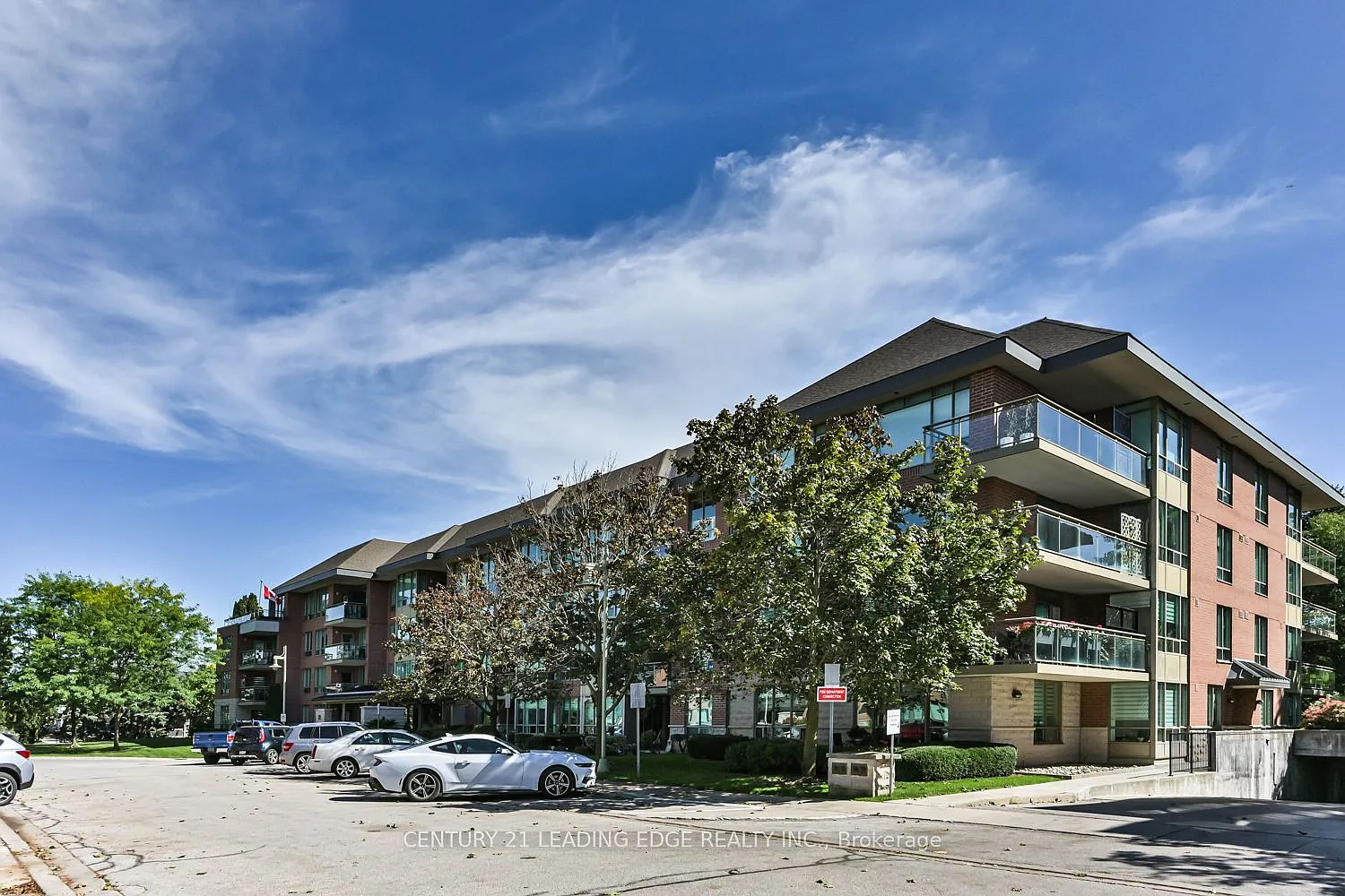 2 bed, $3,200 — Photo 2