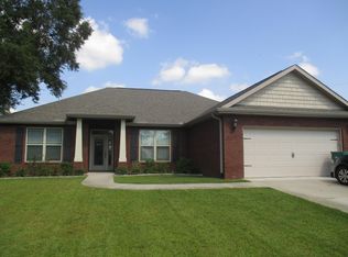 529 Rush Park Cir, Mary Esther, FL 32569