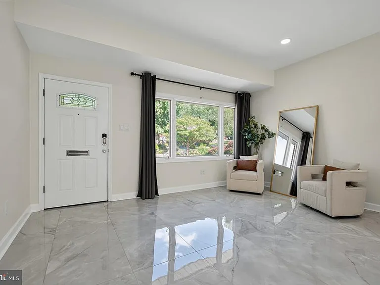 6206 Hillview Ave — Photo 8