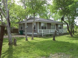 108 E Toledo Ave, Seadrift, TX 77983