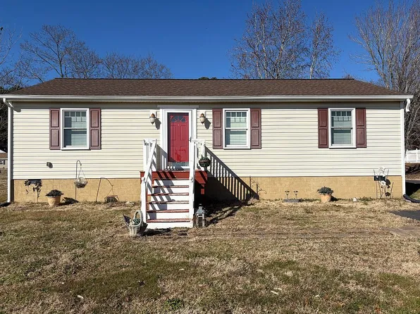 1836 Irvington Rd, Weems, VA 22576